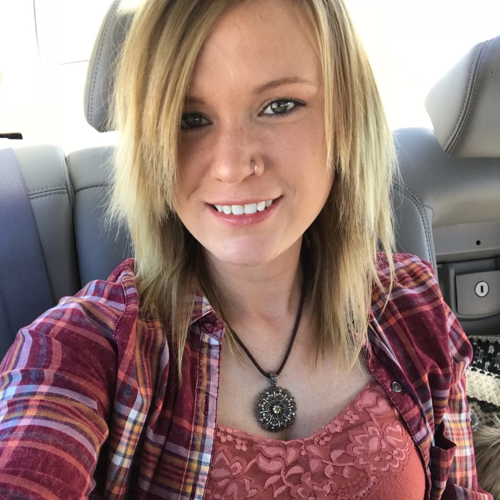 Meet your Posher, Amanda